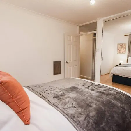 Passage Rd - Long Sleep Up To 12 By Shortstayuk Bristol